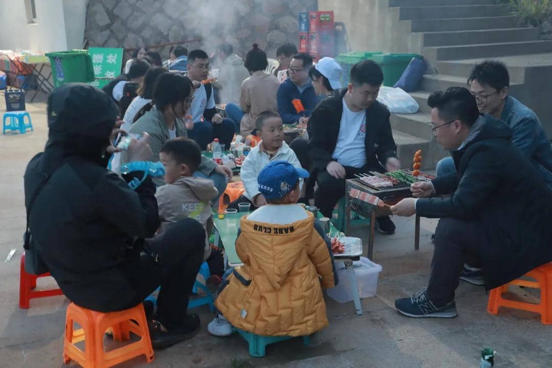 明倫律師及家屬燒烤聚餐